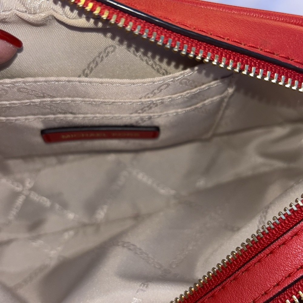 EUC❣️ MICHAEL KORS Red Studded 2 way leather camera crossbody or clutch ♥️♥️ - Picture 12 of 15